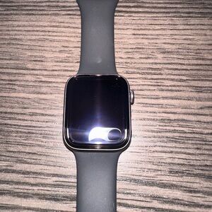 Apple Smartwatch Series 4 - Black